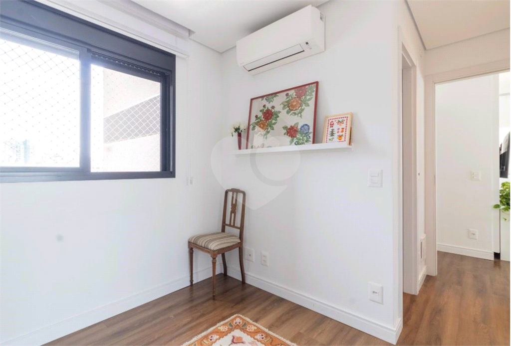 Venda ou Locação. Apartamento  em Pinheiros – 147m², 2 Suítes, 2 Vagas,