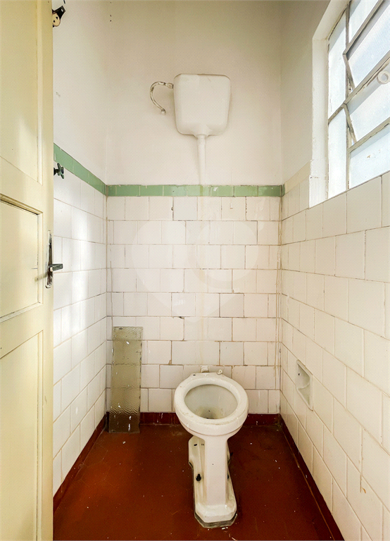 Sobrado no Ipiranga. 02 dormitorios Amplos, Cozinha, Lavanderia, 01 wc Quintal. , Edicula com 1 wc.