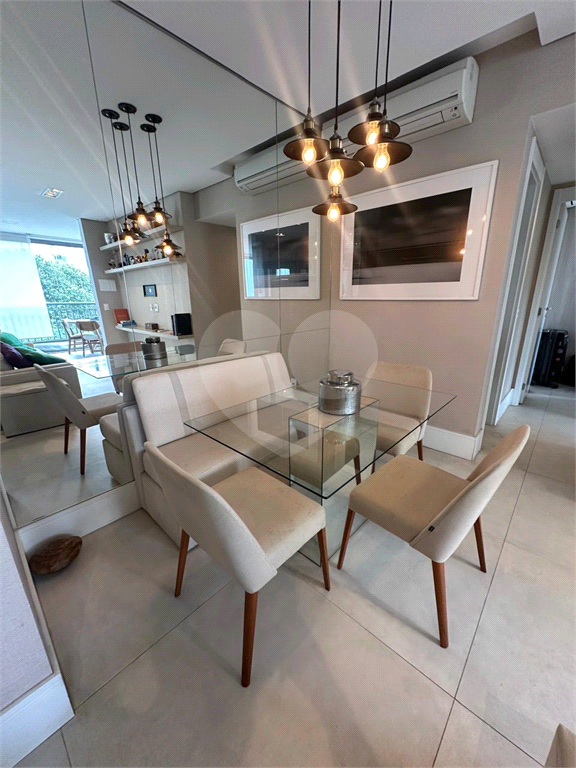 Apartamento com 2 Quartos e 2 banheiros à Venda, 72 m² por R$ 1.500.000