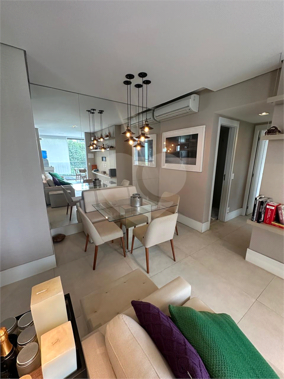 Apartamento com 2 Quartos e 2 banheiros à Venda, 72 m² por R$ 1.500.000