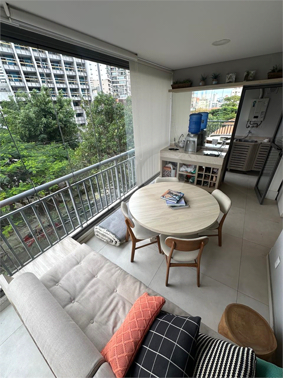 Apartamento com 2 Quartos e 2 banheiros à Venda, 72 m² por R$ 1.500.000