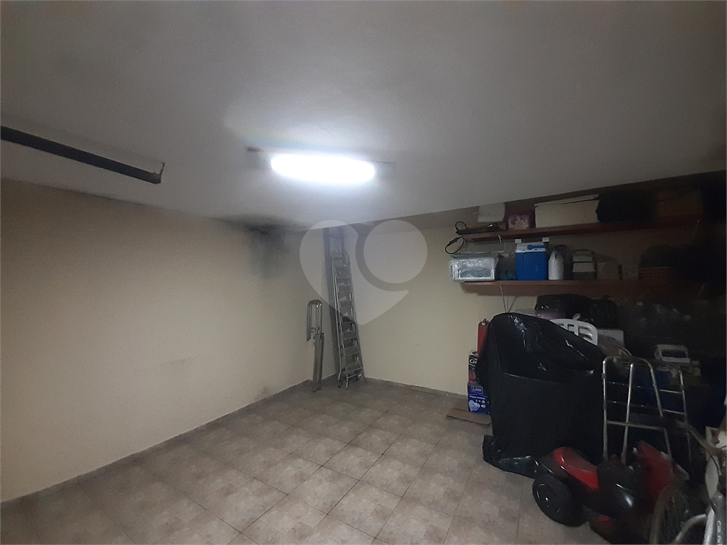 Vende-se: Sobrado de Vila, 2 quartos, Edícula com 1 Suíte, 1 Vaga, Santana!