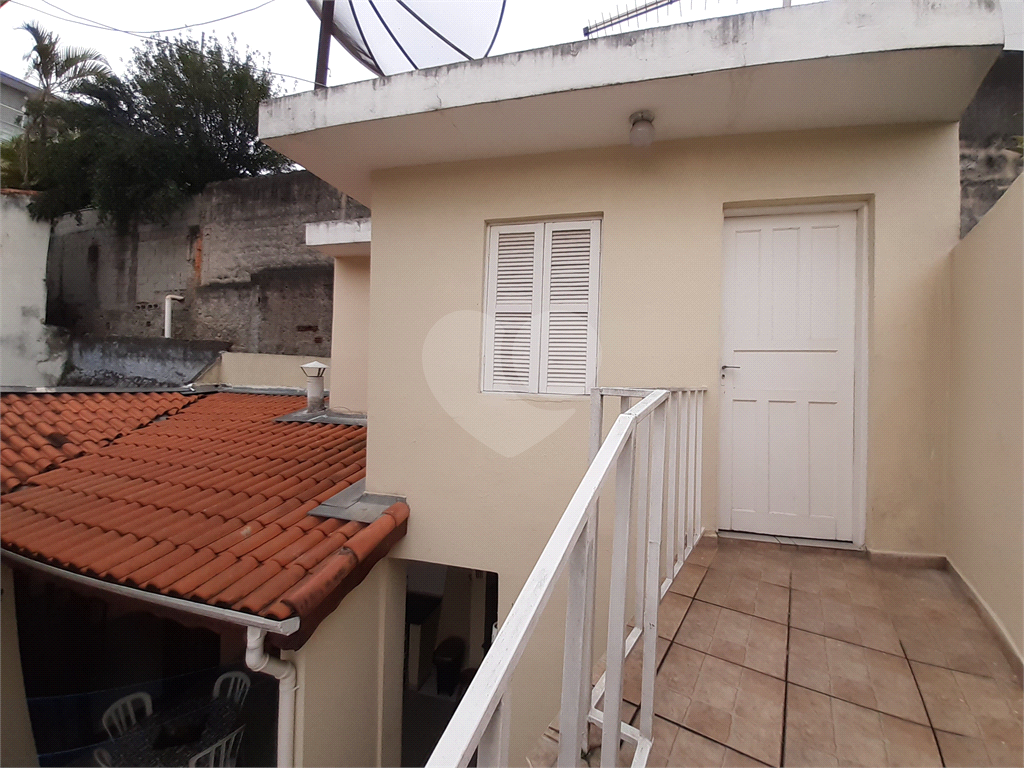 Vende-se: Sobrado de Vila, 2 quartos, Edícula com 1 Suíte, 1 Vaga, Santana!