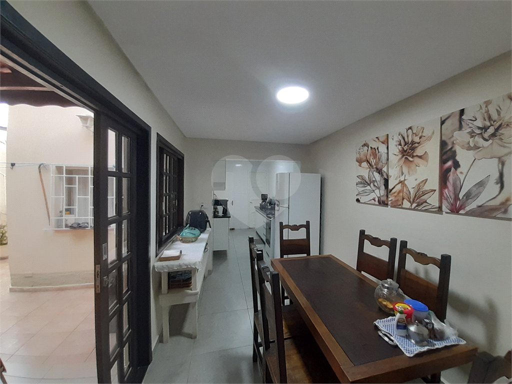 Vende-se: Sobrado de Vila, 2 quartos, Edícula com 1 Suíte, 1 Vaga, Santana!