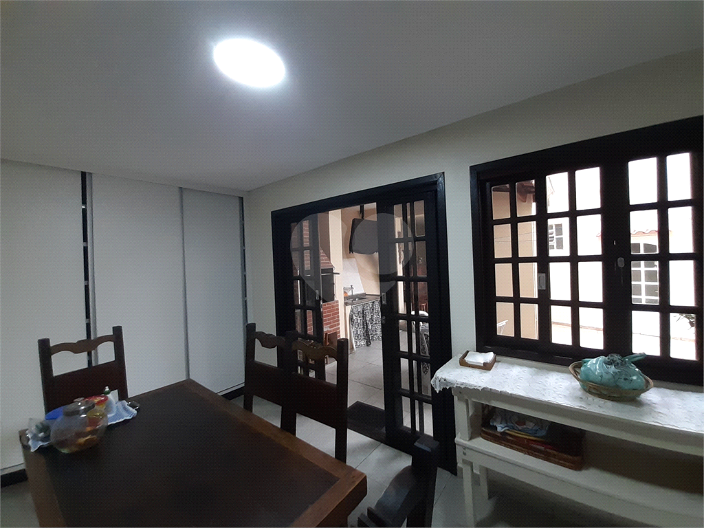 Vende-se: Sobrado de Vila, 2 quartos, Edícula com 1 Suíte, 1 Vaga, Santana!