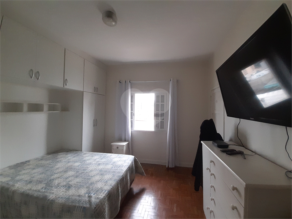 Vende-se: Sobrado de Vila, 2 quartos, Edícula com 1 Suíte, 1 Vaga, Santana!