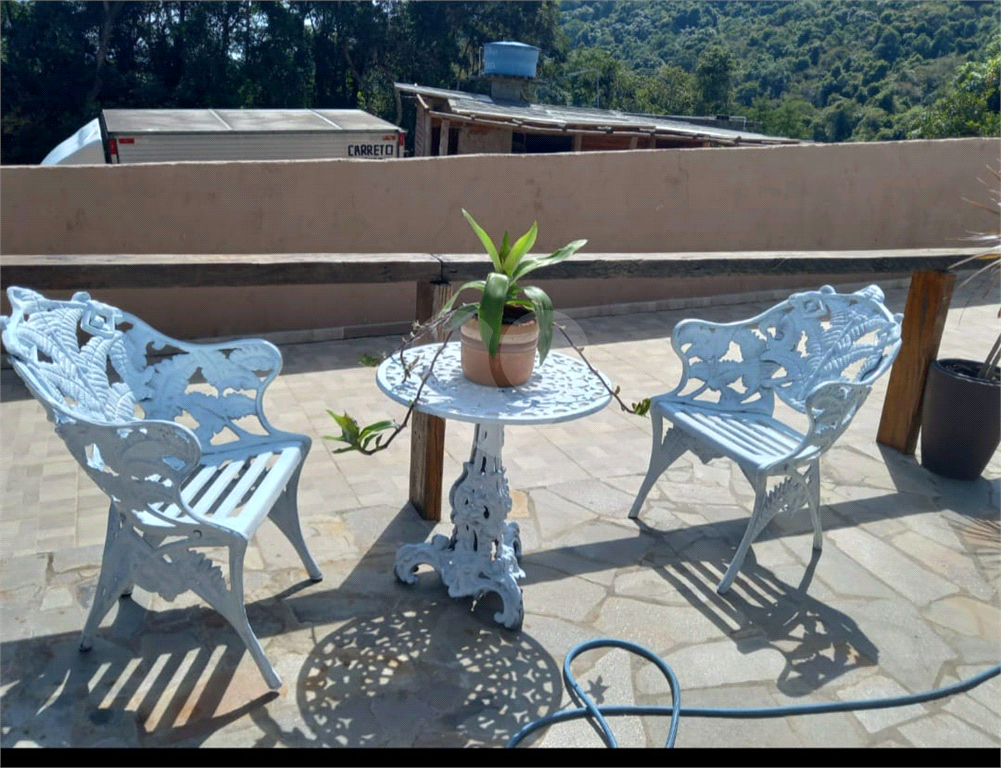 CHÁCARA em PEDRA VERMELHA (TERRA PRETA)