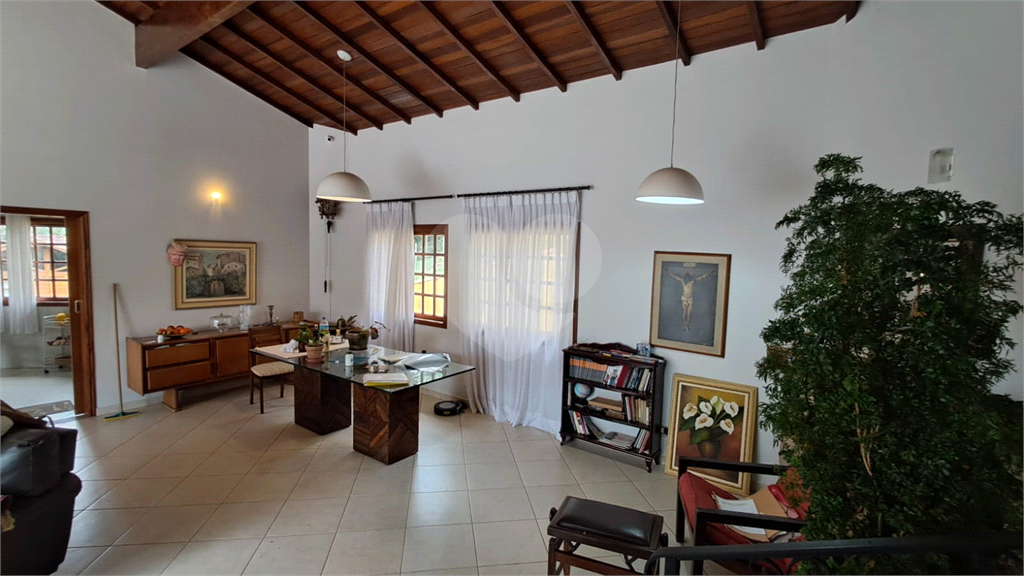 Casa de Condomíno à Venda | 330m² | 5 Domitórios ( 5 Suítes) | 6 Vagas na Serra da Cantareira