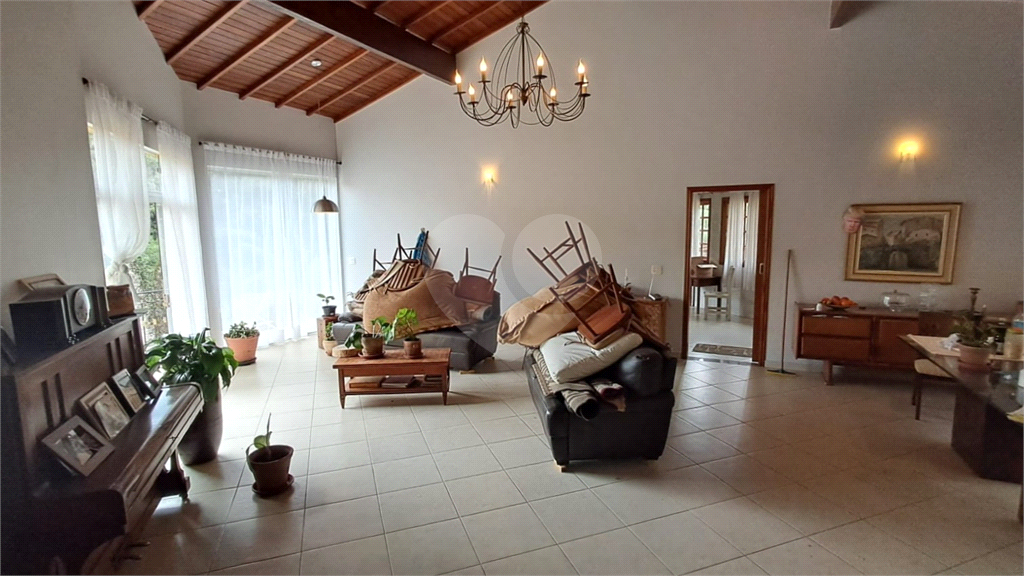 Casa de Condomíno à Venda | 330m² | 5 Domitórios ( 5 Suítes) | 6 Vagas na Serra da Cantareira
