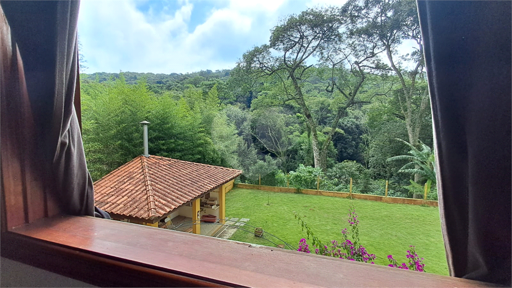 Casa de Condomíno à Venda | 330m² | 5 Domitórios ( 5 Suítes) | 6 Vagas na Serra da Cantareira