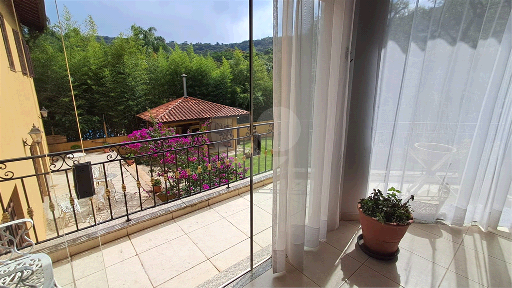 Casa de Condomíno à Venda | 330m² | 5 Domitórios ( 5 Suítes) | 6 Vagas na Serra da Cantareira