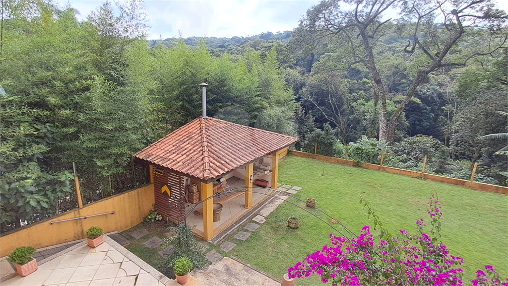 Casa de Condomíno à Venda | 330m² | 5 Domitórios ( 5 Suítes) | 6 Vagas na Serra da Cantareira
