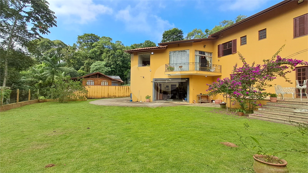 Casa de Condomíno à Venda | 330m² | 5 Domitórios ( 5 Suítes) | 6 Vagas na Serra da Cantareira