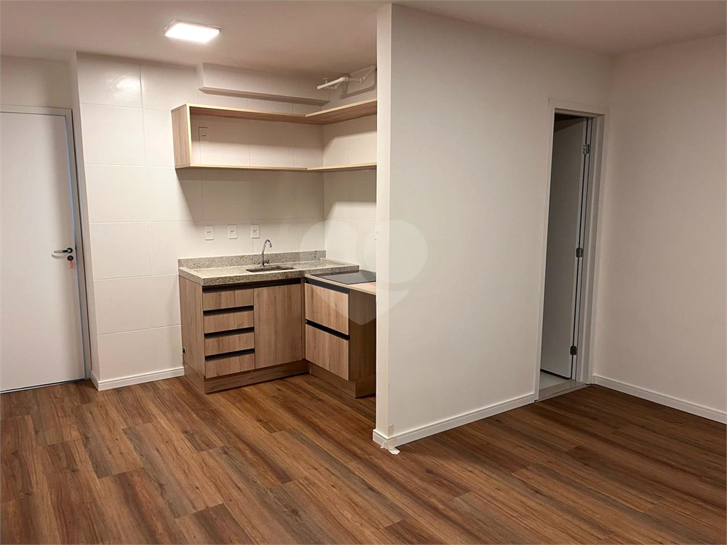 Studio para venda a poucos meros do metrô Parada Inglesa