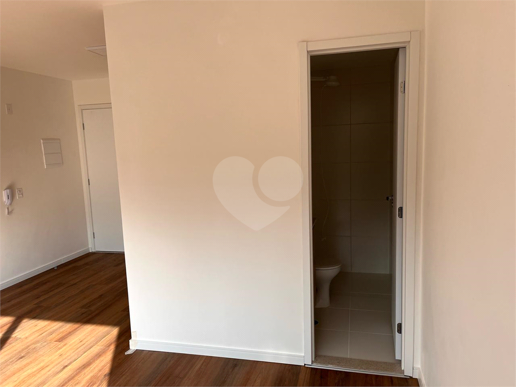 Studio para venda a poucos meros do metrô Parada Inglesa