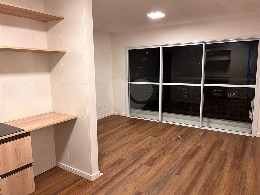 Studio para venda a poucos meros do metrô Parada Inglesa