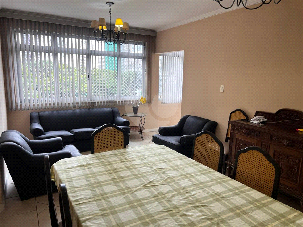 APARTAMENTO em LAPA