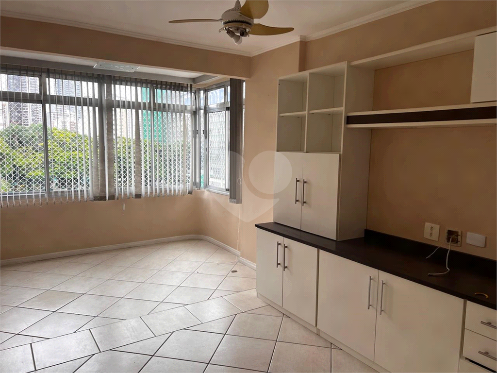 APARTAMENTO em LAPA