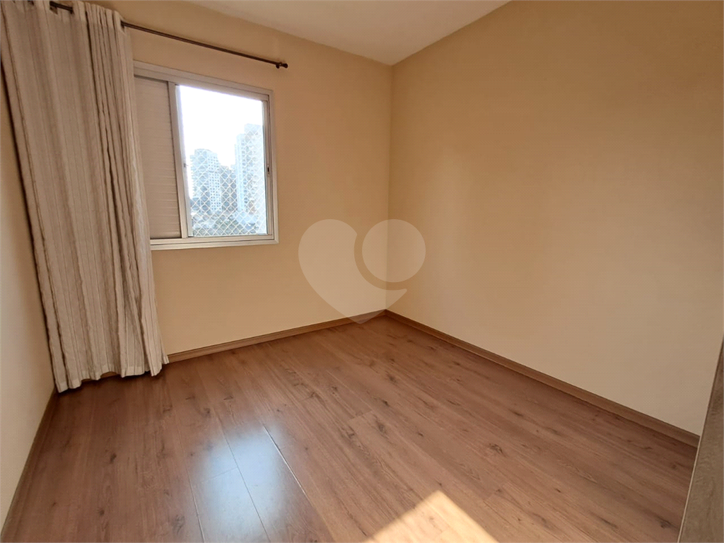 Imóvel de 67m² com 2 quartos, sala de estar com varanda, 1 vaga de garagem Pompéia