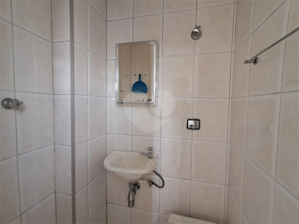 Imóvel de 67m² com 2 quartos, sala de estar com varanda, 1 vaga de garagem Pompéia