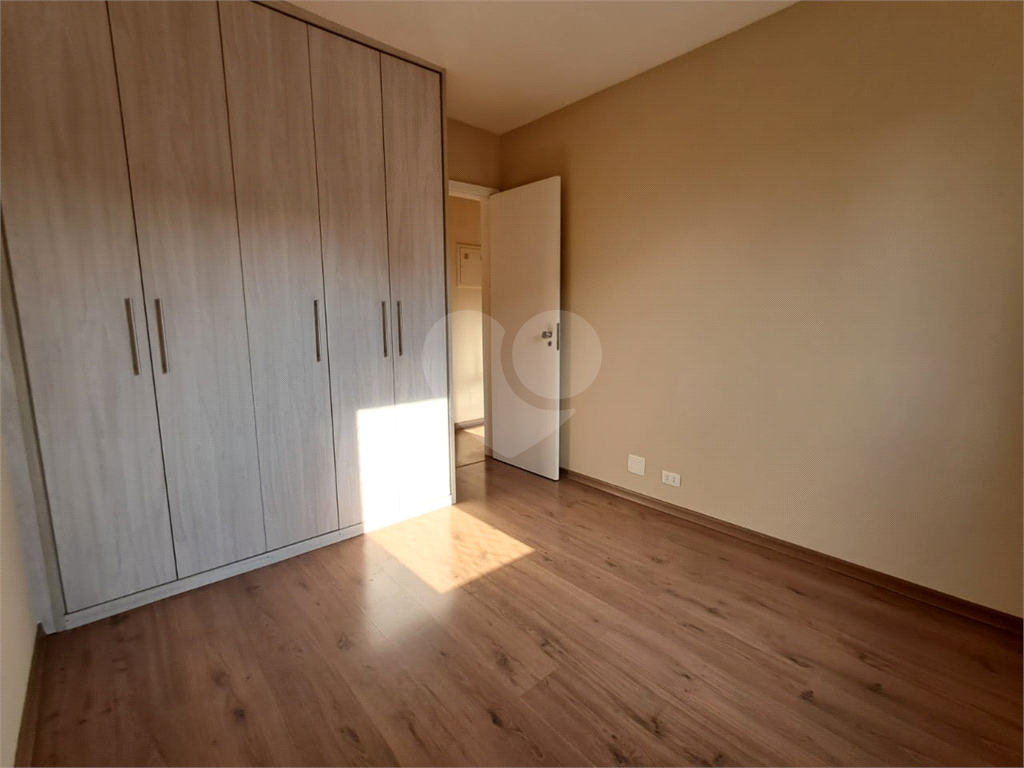 Imóvel de 67m² com 2 quartos, sala de estar com varanda, 1 vaga de garagem Pompéia