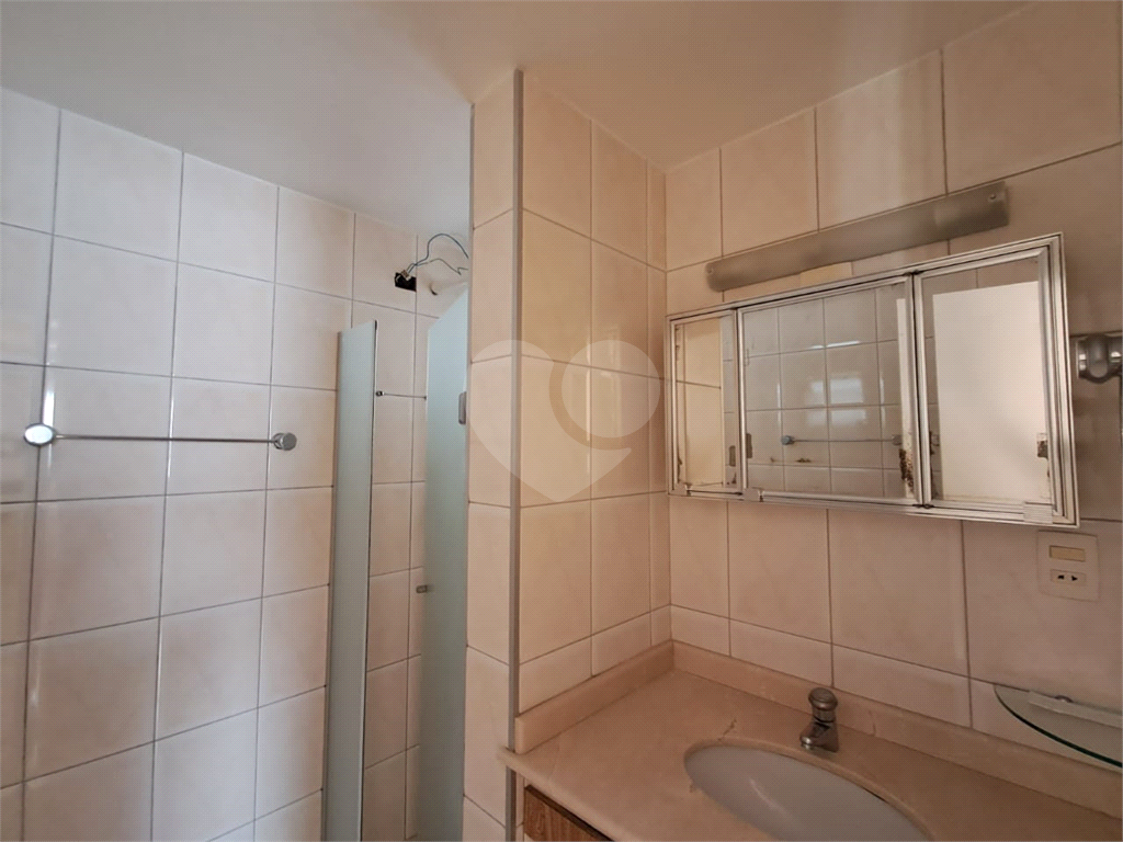 Imóvel de 67m² com 2 quartos, sala de estar com varanda, 1 vaga de garagem Pompéia