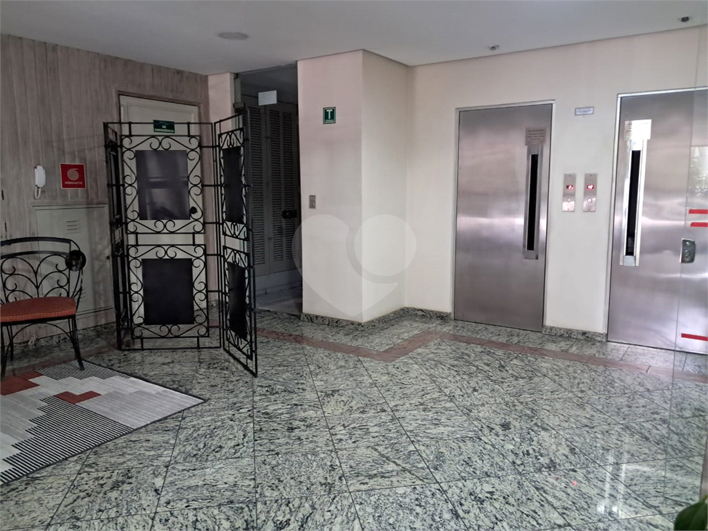 Imóvel de 67m² com 2 quartos, sala de estar com varanda, 1 vaga de garagem Pompéia