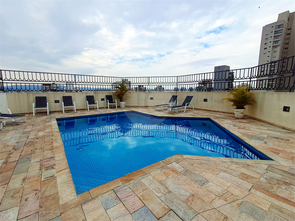 Imóvel 80m² 3 quartos, um foi aberto para a sala conta com varanda piscina 2 vagas Vila Romana