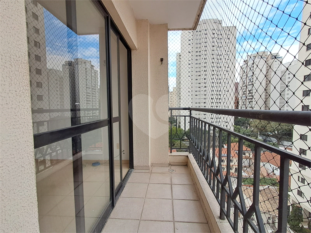 Imóvel 80m² 3 quartos, um foi aberto para a sala conta com varanda piscina 2 vagas Vila Romana