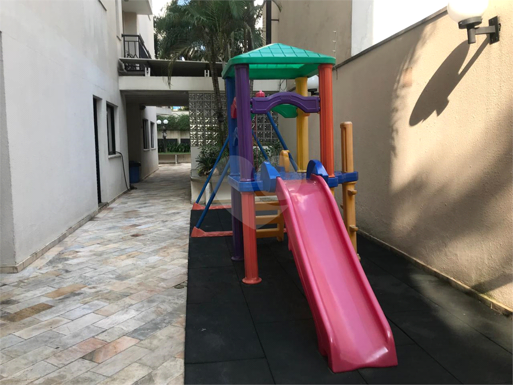 Imóvel 80m² 3 quartos, um aberto para a sala com varanda piscina 2 vagas Vila Romana