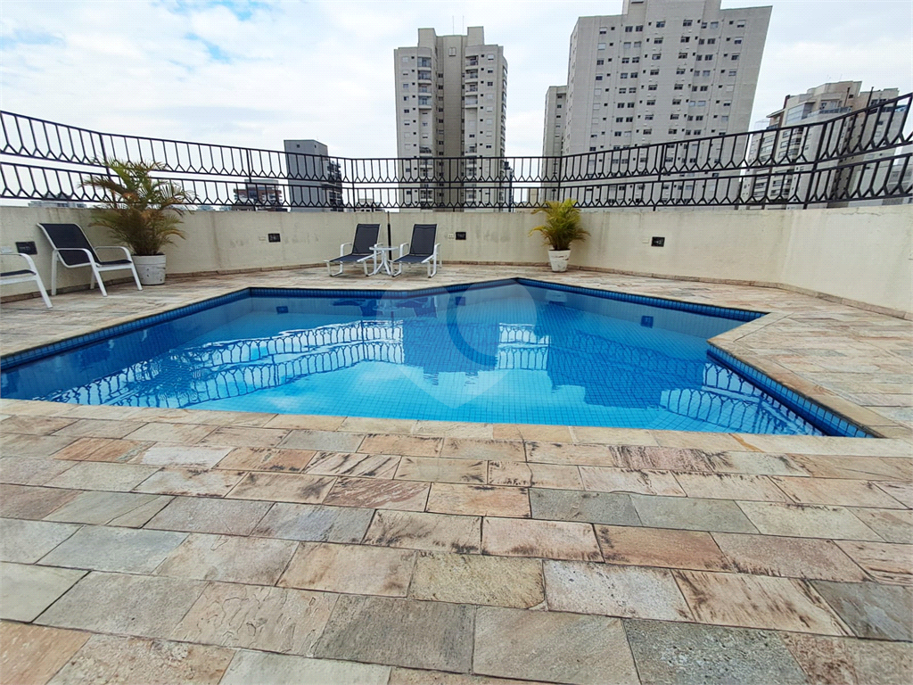 Imóvel 80m² 3 quartos, um foi aberto para a sala conta com varanda piscina 2 vagas Vila Romana