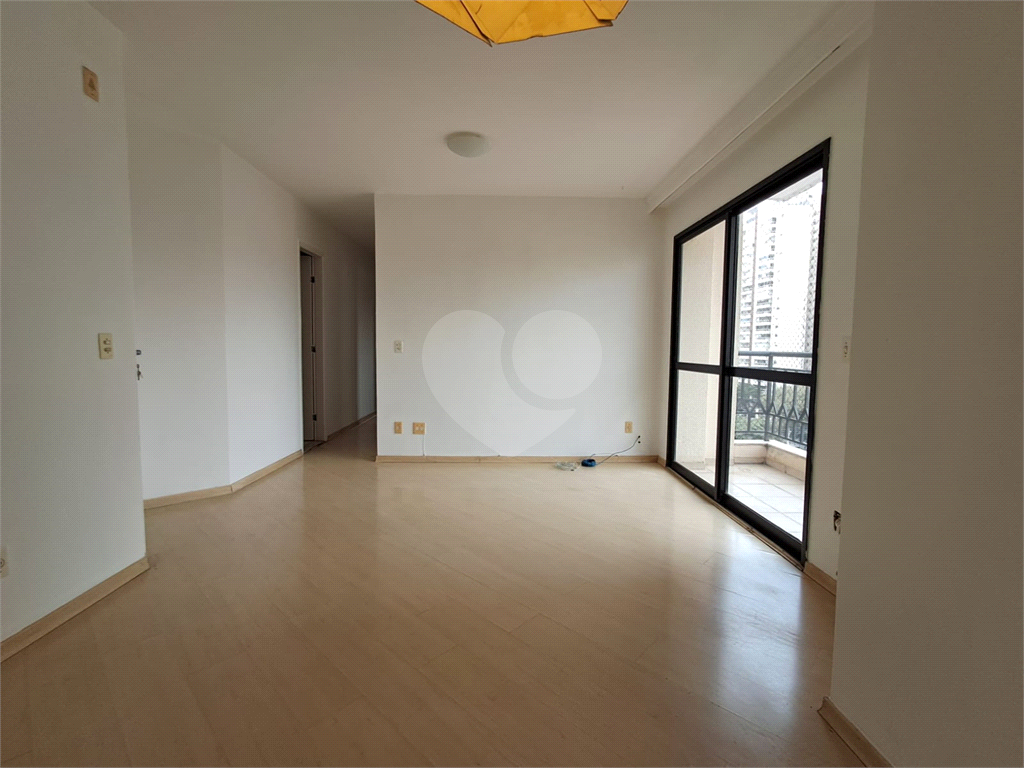 Imóvel 80m² 3 quartos, um foi aberto para a sala conta com varanda piscina 2 vagas Vila Romana
