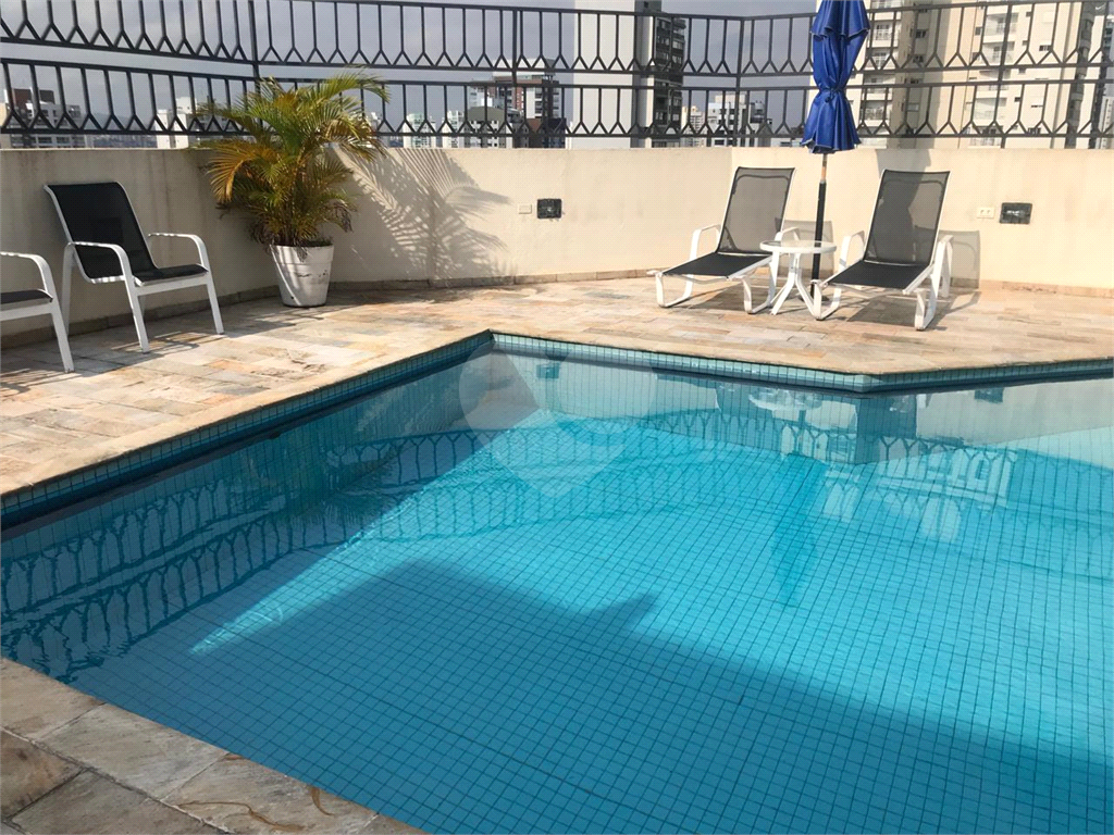 Imóvel 80m² 3 quartos, um aberto para a sala com varanda piscina 2 vagas Vila Romana