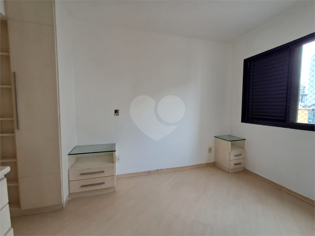 Imóvel 80m² 3 quartos, um foi aberto para a sala conta com varanda piscina 2 vagas Vila Romana