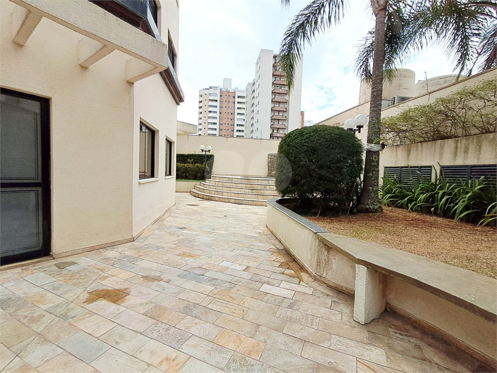 Imóvel 80m² 3 quartos, um foi aberto para a sala conta com varanda piscina 2 vagas Vila Romana