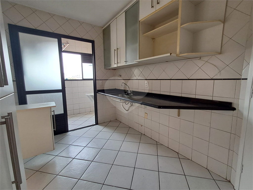 Imóvel 80m² 3 quartos, um foi aberto para a sala conta com varanda piscina 2 vagas Vila Romana