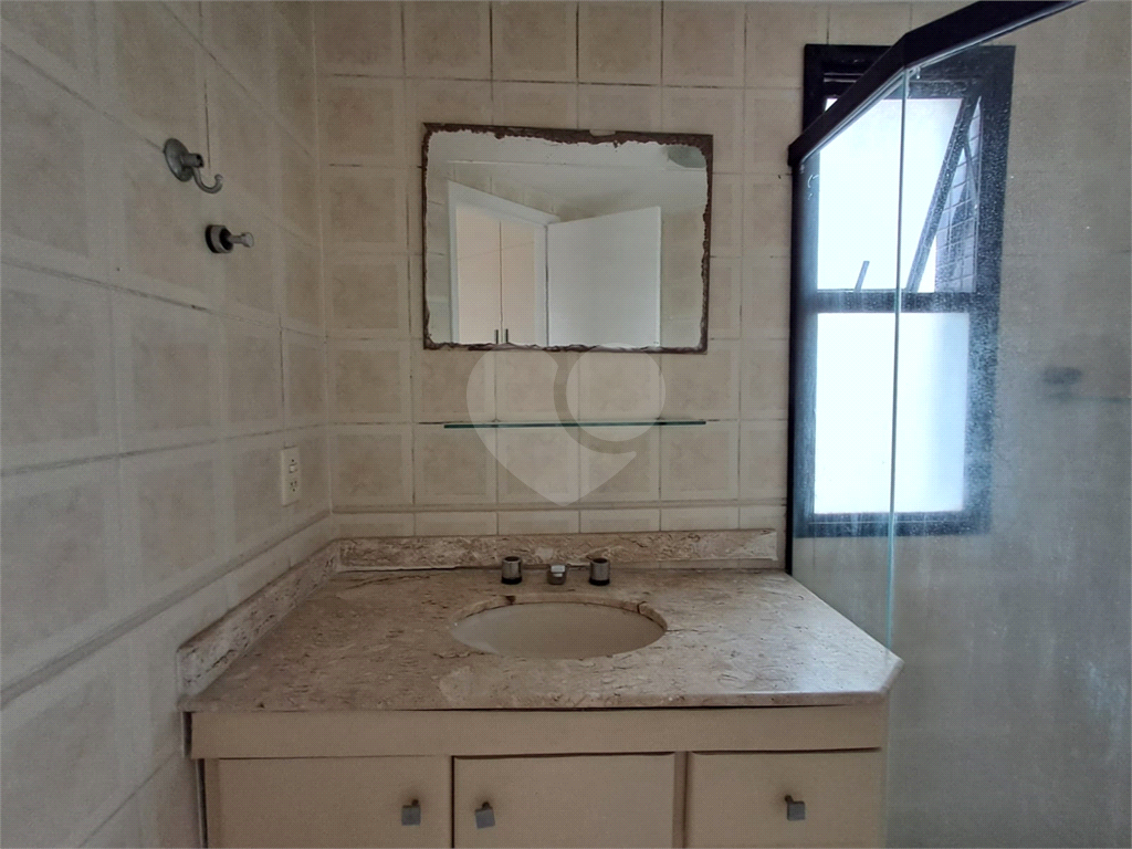 Imóvel 80m² 3 quartos, um foi aberto para a sala conta com varanda piscina 2 vagas Vila Romana