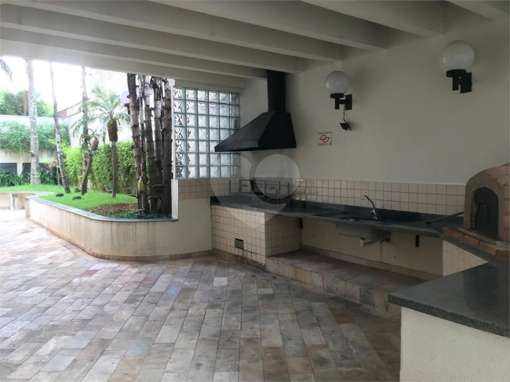 Imóvel 80m² 3 quartos, um aberto para a sala com varanda piscina 2 vagas Vila Romana