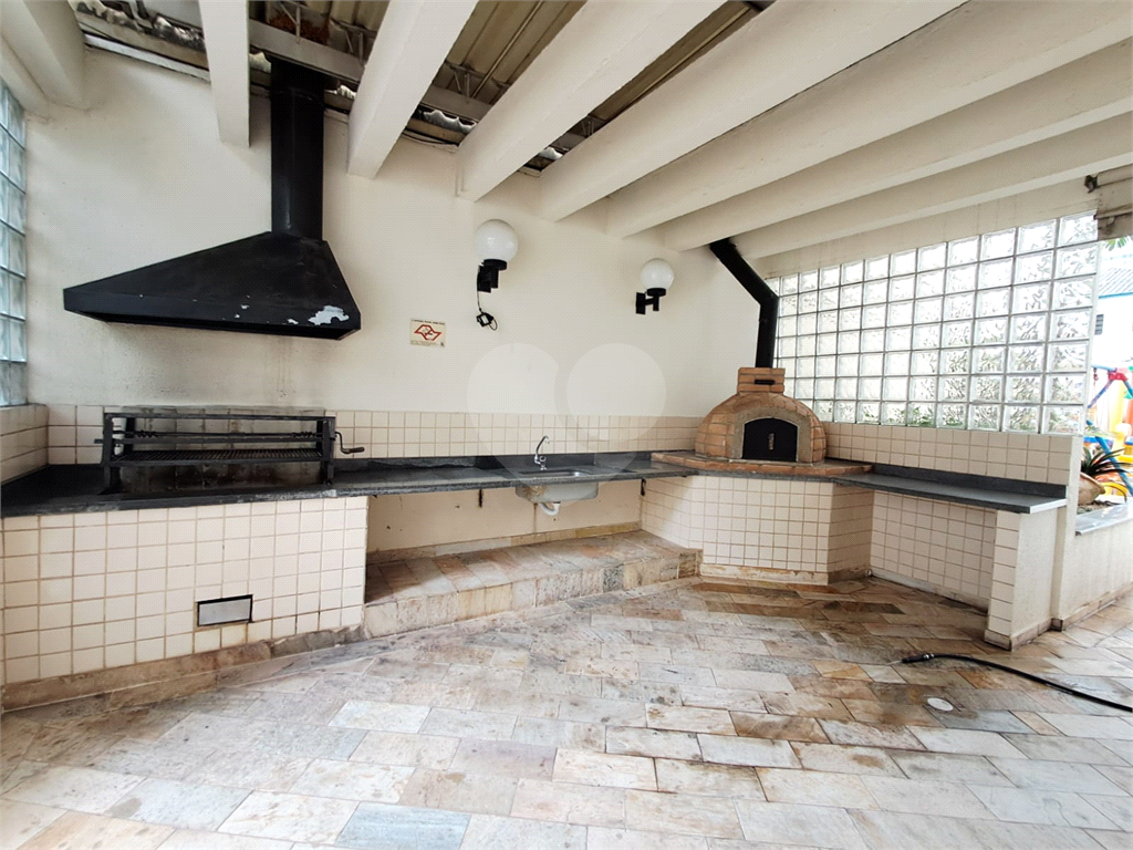 Imóvel 80m² 3 quartos, um foi aberto para a sala conta com varanda piscina 2 vagas Vila Romana