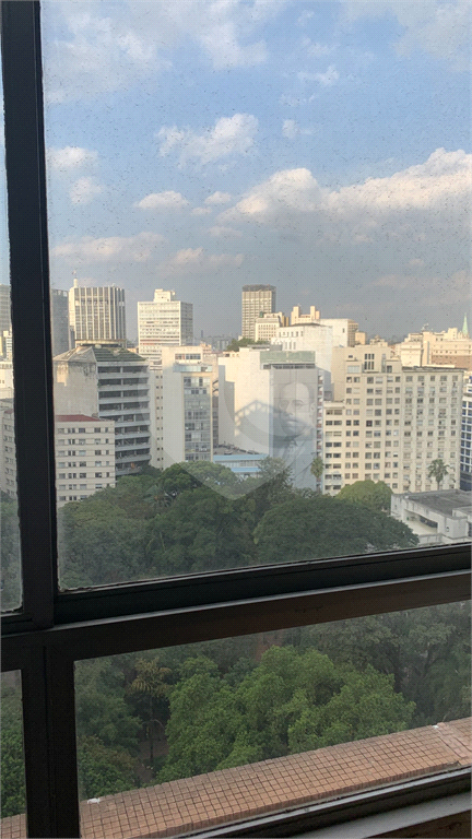 Ícone Neoclássico no Coração de São Paulo — Edifício Louvre