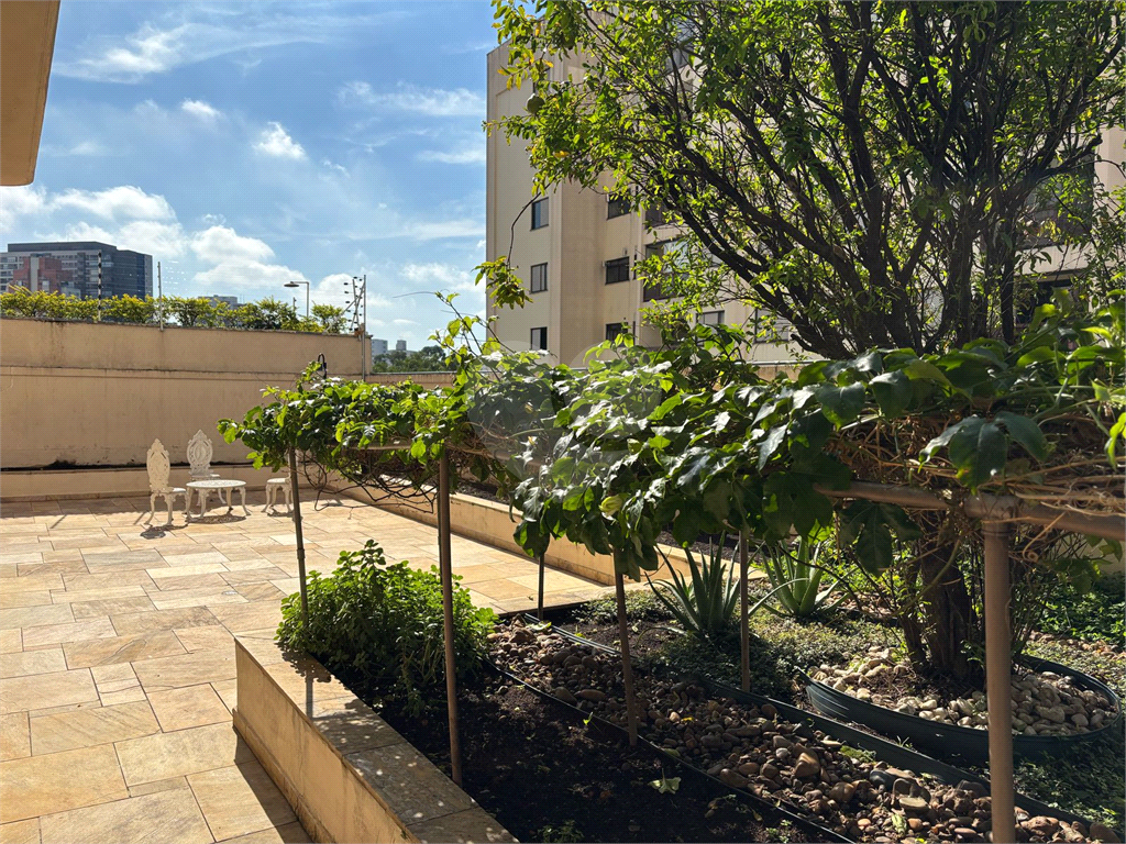 Excelente localização próximo ao metro, apartamento de 67m²