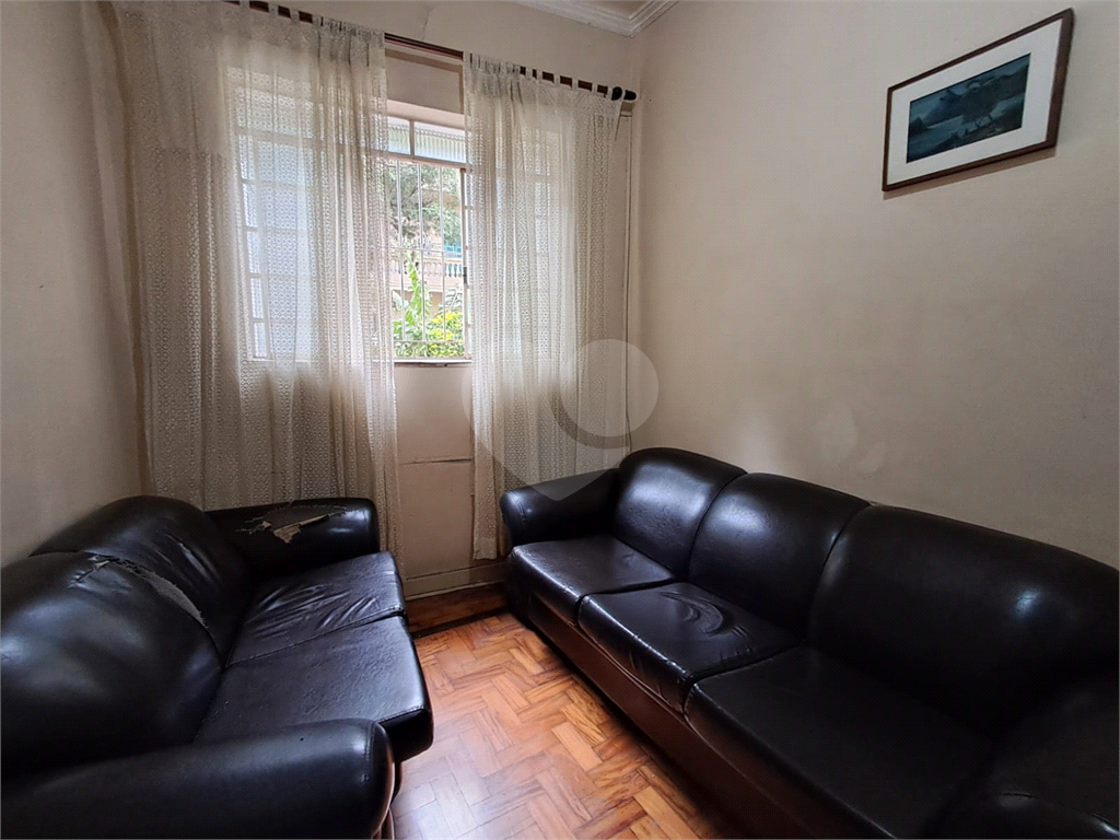 Imóvel com 100m² de área útil sala de estar de 2 ambientes, 3 quartos com quintal em Perdizes