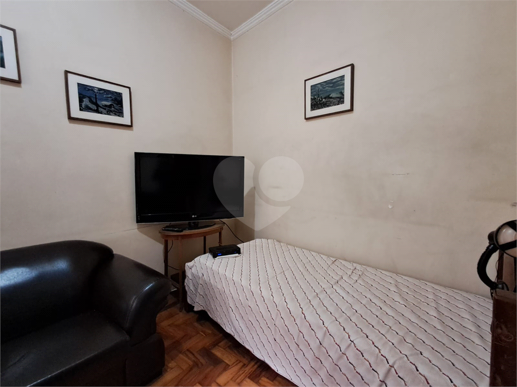 Imóvel com 100m² de área útil sala de estar de 2 ambientes, 3 quartos com quintal em Perdizes
