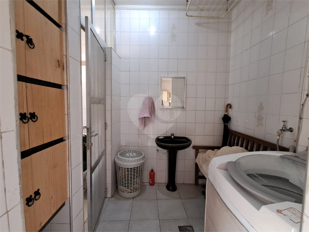 Imóvel com 100m² de área útil sala de estar de 2 ambientes, 3 quartos com quintal em Perdizes