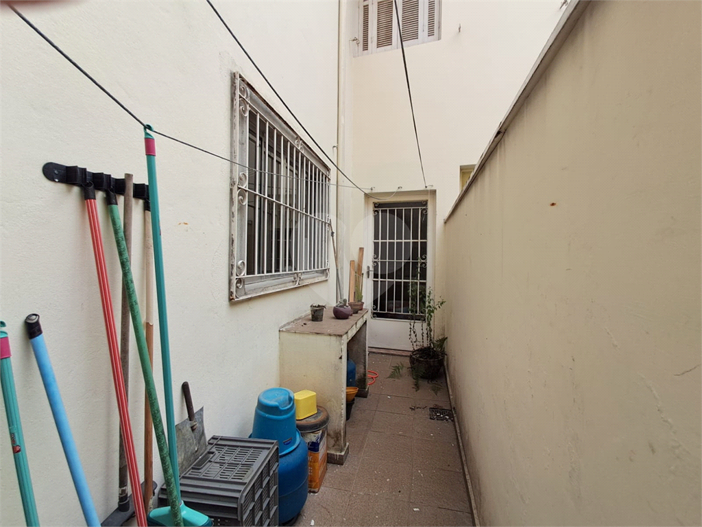 Imóvel com 100m² de área útil sala de estar de 2 ambientes, 3 quartos com quintal em Perdizes