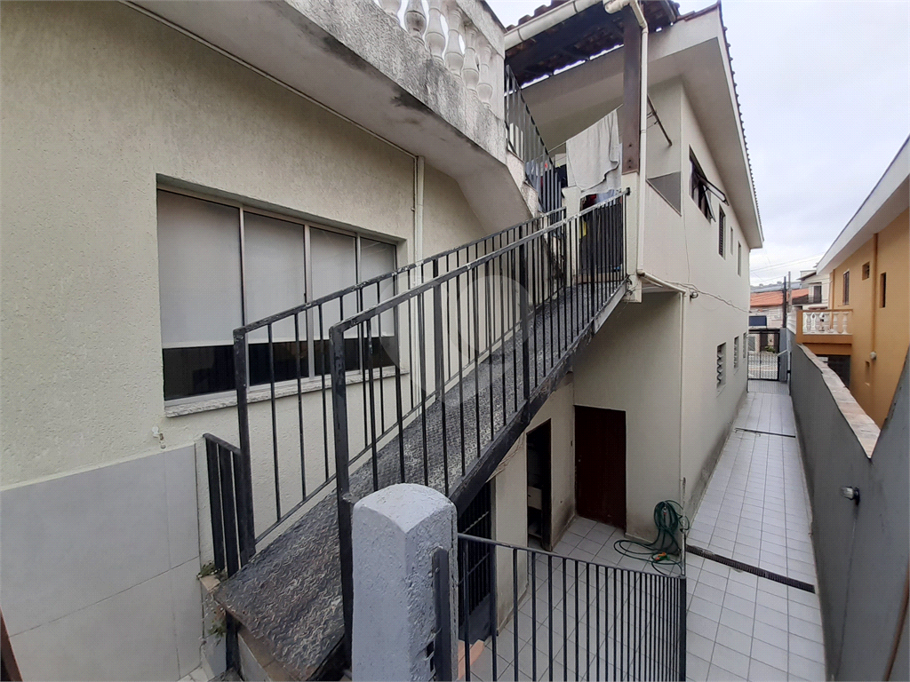 Vende-se: Sobrado no Cursino/Ipiranga, 2 Quartos, 2 Salas, 8 vagas de garagem!