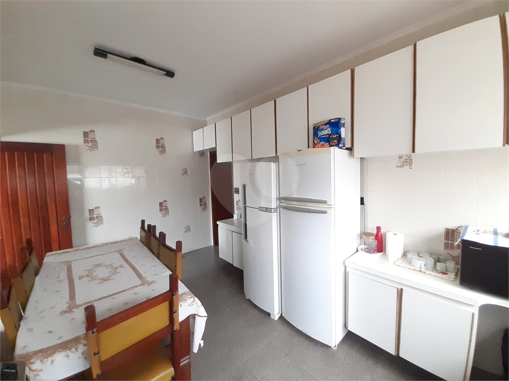 Vende-se: Sobrado no Cursino/Ipiranga, 2 Quartos, 2 Salas, 8 vagas de garagem!