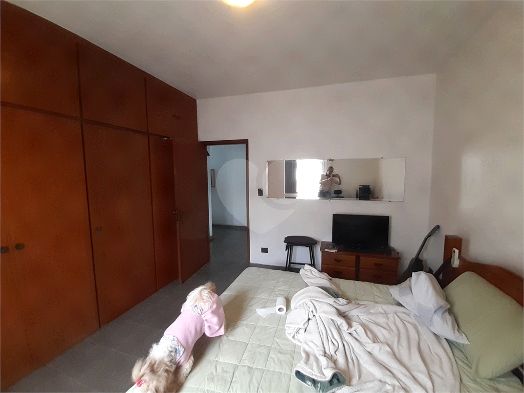 Vende-se: Sobrado no Cursino/Ipiranga, 2 Quartos, 2 Salas, 8 vagas de garagem!
