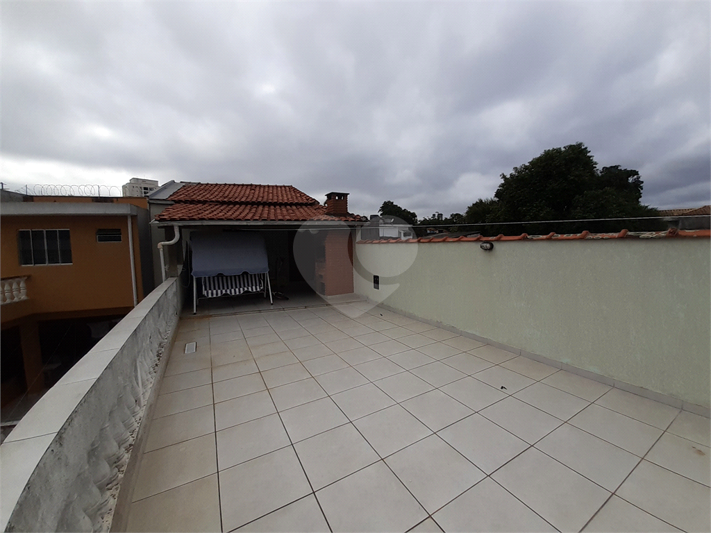 Vende-se: Sobrado no Cursino/Ipiranga, 2 Quartos, 2 Salas, 8 vagas de garagem!
