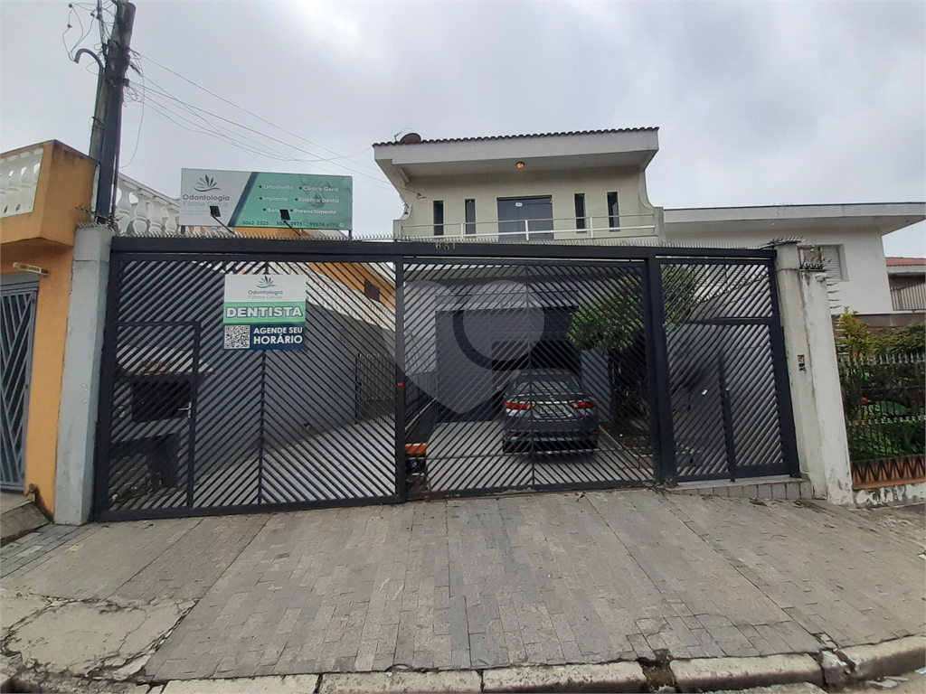 Vende-se: Sobrado no Cursino/Ipiranga, 2 Quartos, 2 Salas, 8 vagas de garagem!